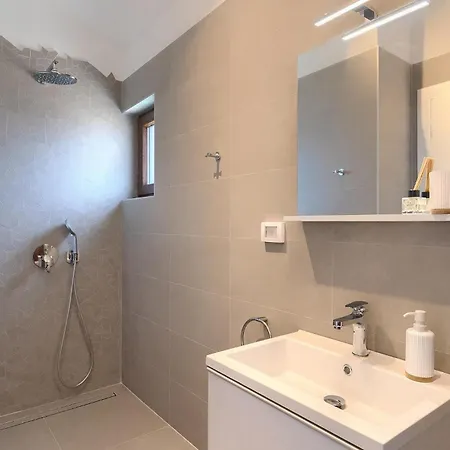 Ogradina Сasa de vacaciones Pula