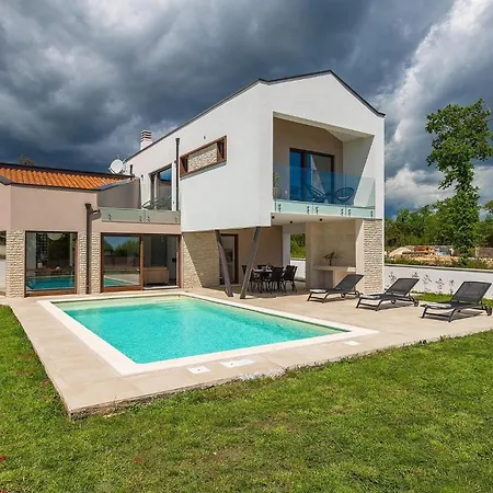 Ogradina * Pula