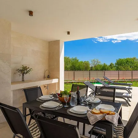 Ogradina Vakantiehuis Pula